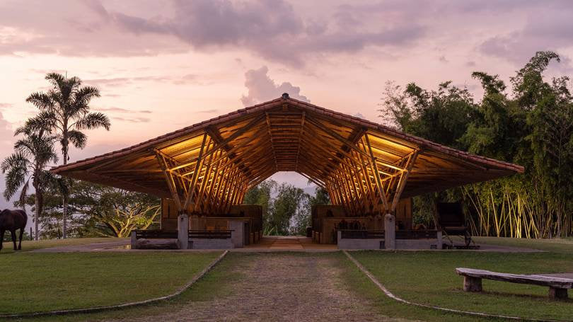 Stables: High Design for Horse and Home by Oscar Riera Ojeda & Victor Deupi